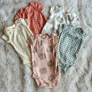 NWOT Set of 5 Onesies